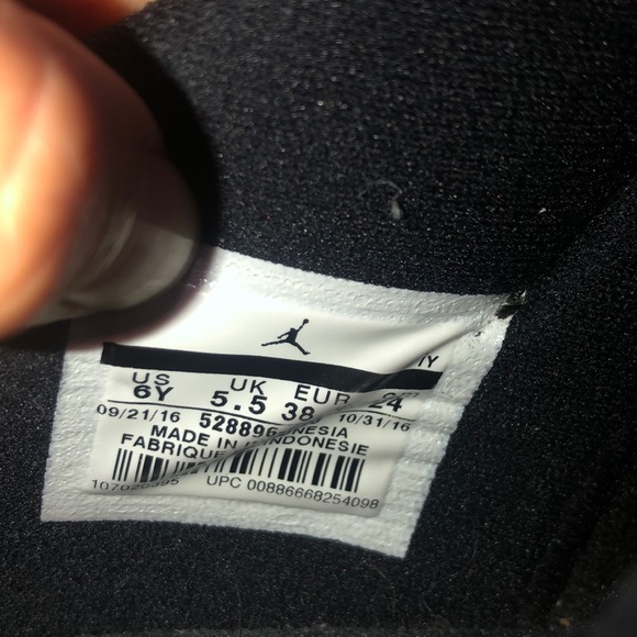 Low top air jordan 11’s - Picture 6 of 6